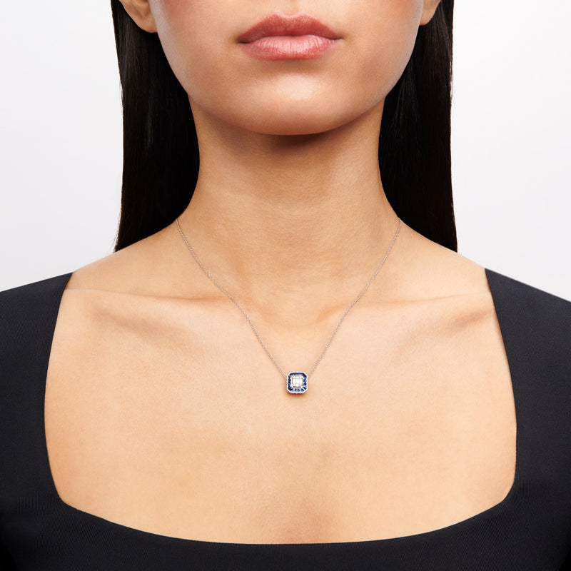 Sapphire Pendant Necklace in 18k Gold with Diamonds