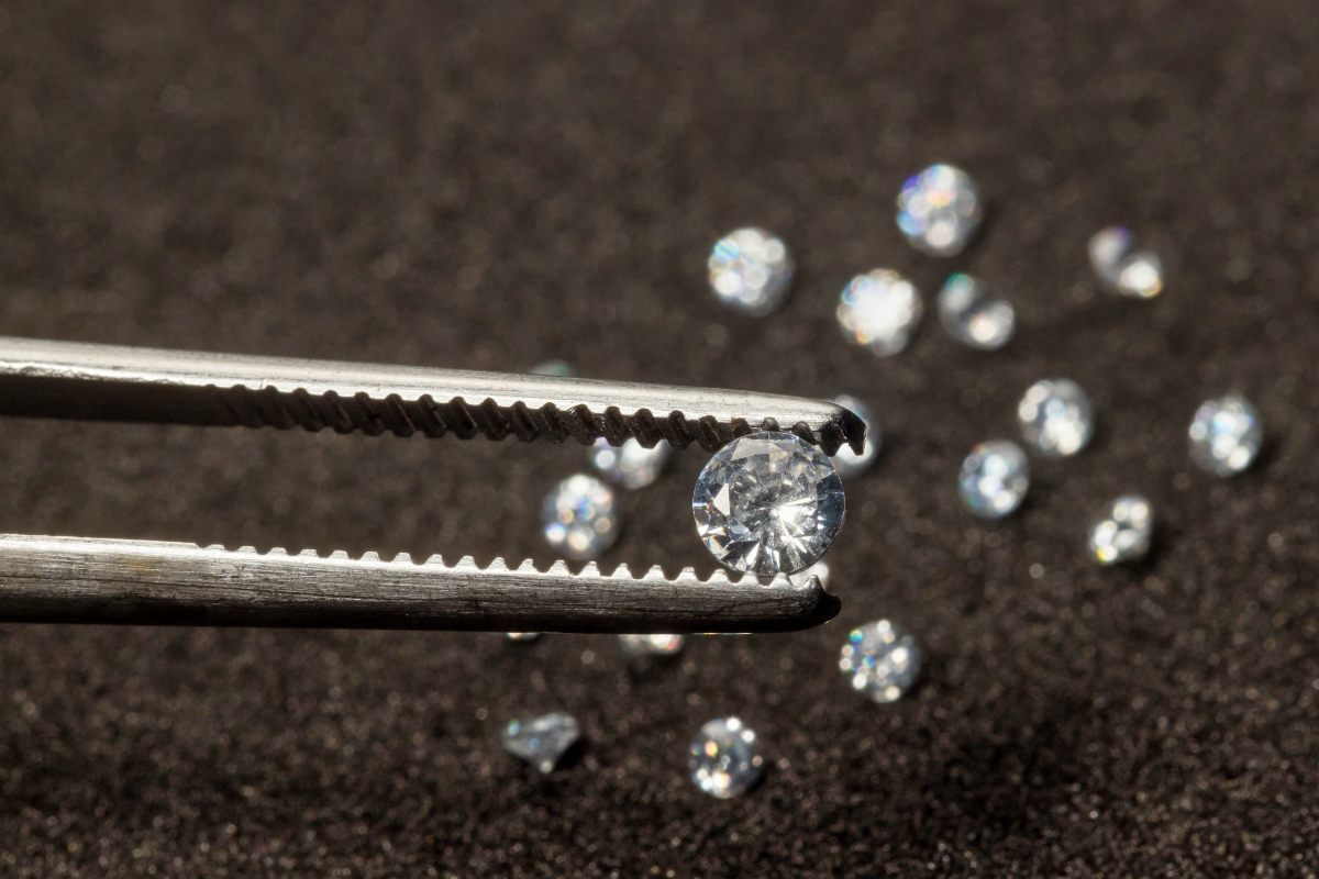 Natural Diamonds vs Lab Grown Diamonds and Cubic Zirconia - Simon G. Jewelry