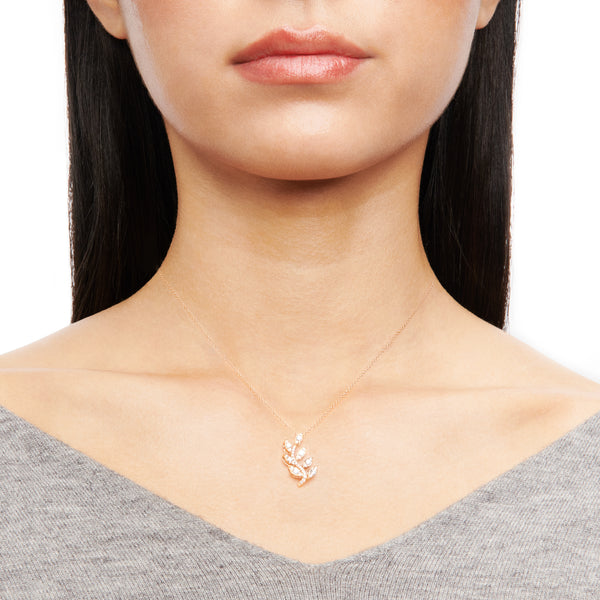 Leaf Pendant Necklace in 18k Gold with Diamonds