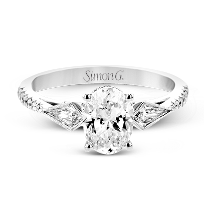 Stunning 2.5 Carat Diamond Ring that Set the Fashion Ablaze