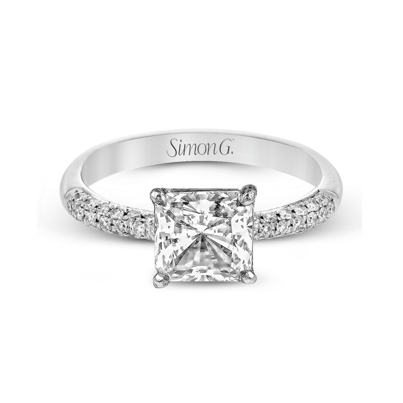 Princess-cut Engagement Ring & Matching Wedding Band in 18k Gold with Diamonds