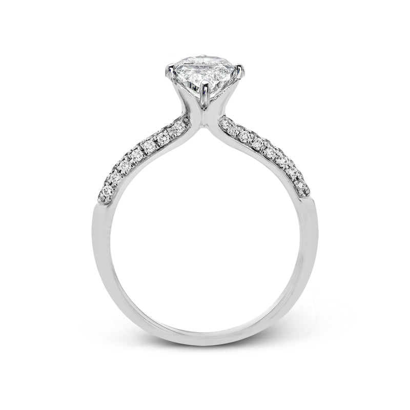 Pear-cut Engagement Ring & Matching Wedding Band in 18k Gold with Diamonds
