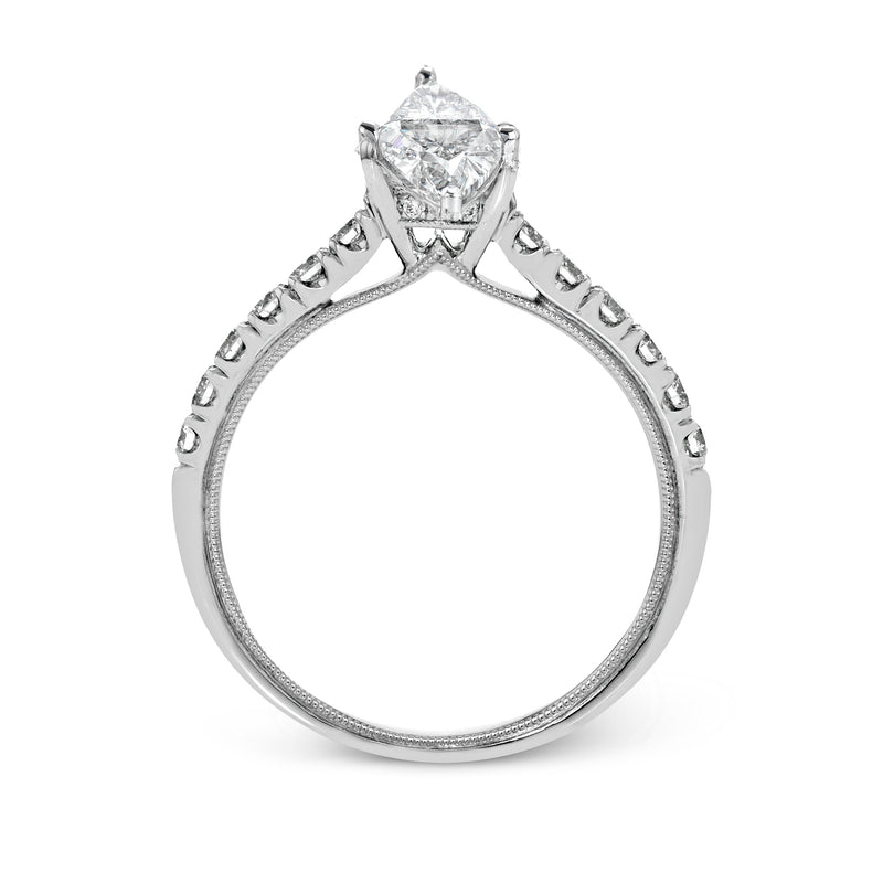 Marquise-Cut Engagement Ring In 18k Gold With Diamonds